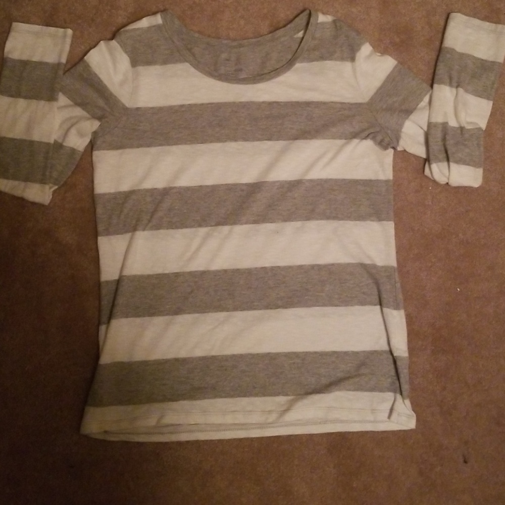 Gap shirt